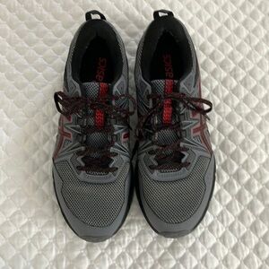 Men’s 10 ASICS Gray Trail Running Shoes